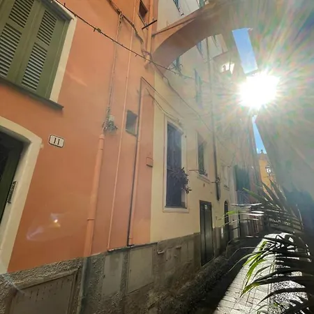 Apartment Vialunga In The Old Town Bordighera