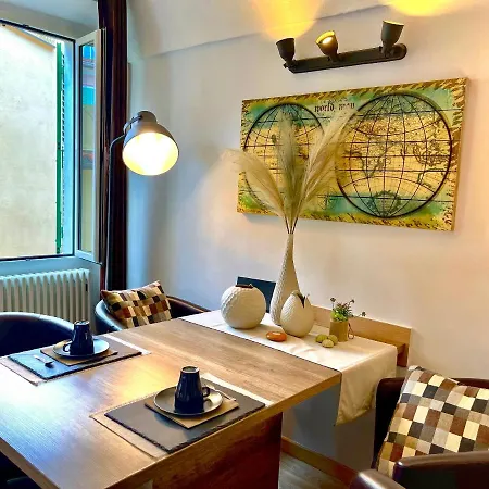 Apartment Vialunga In The Old Town
