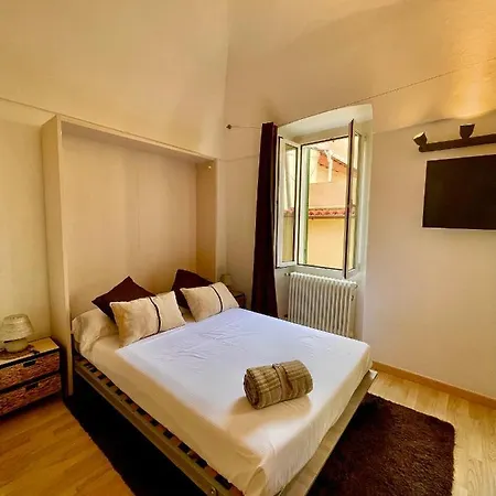 Vialunga In The Old Town Apartment Bordighera
